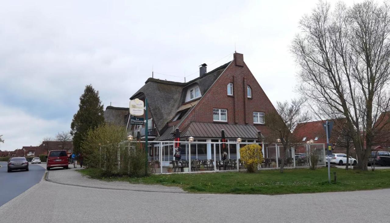 Schaake Hooksiel - Charmante Reetdachwohnung & Kostenfreier Parkplatz Luaran gambar