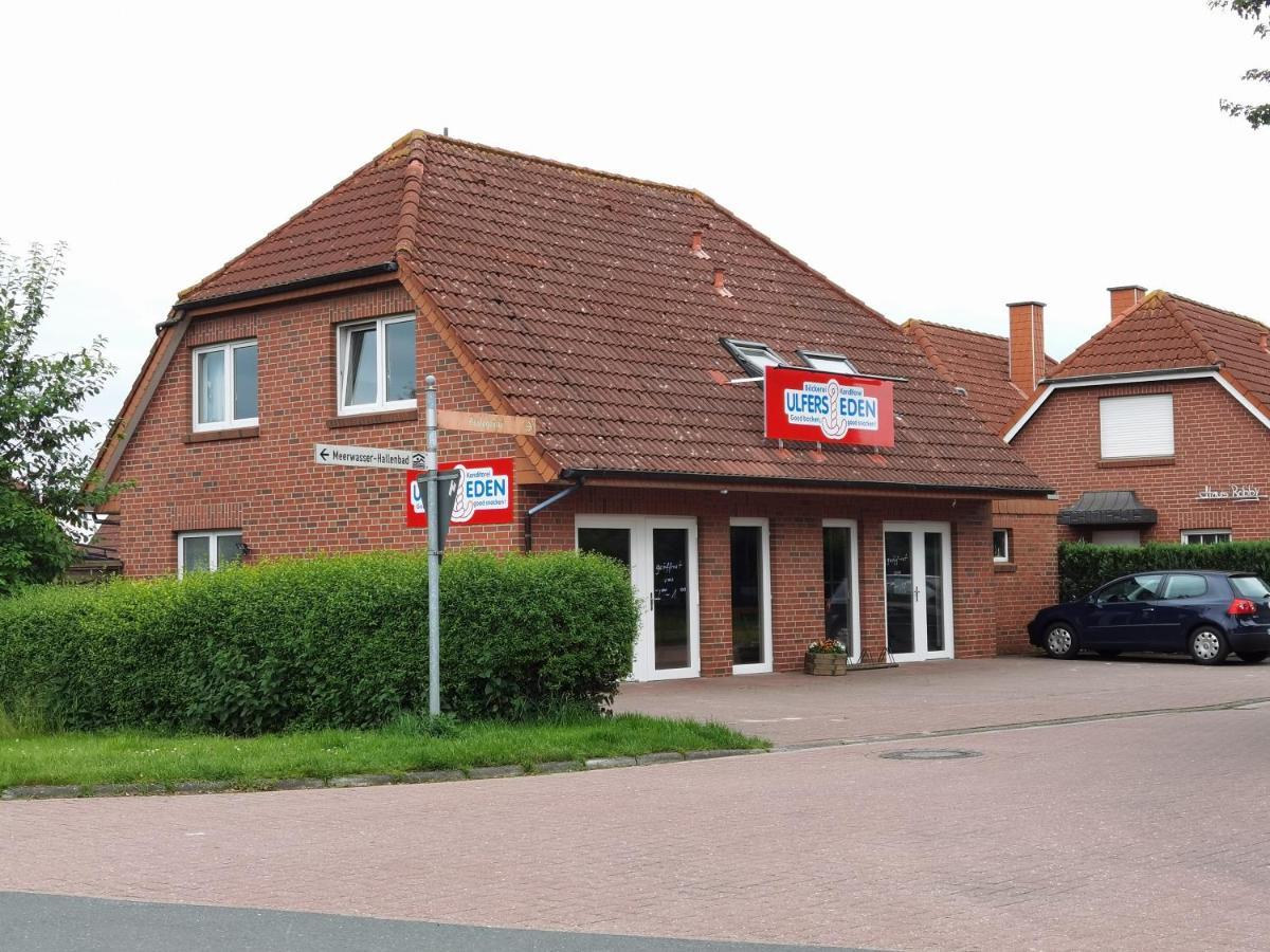 Schaake Hooksiel - Charmante Reetdachwohnung & Kostenfreier Parkplatz Luaran gambar